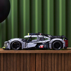 LEGO Technic PEUGEOT 9X8 24H Le Mans Hybrid 42156