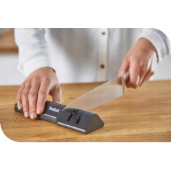 TEFAL ESSENTIAL Ostrzałka uniwersalna do noży 2 stopnie ostrzenia czarna